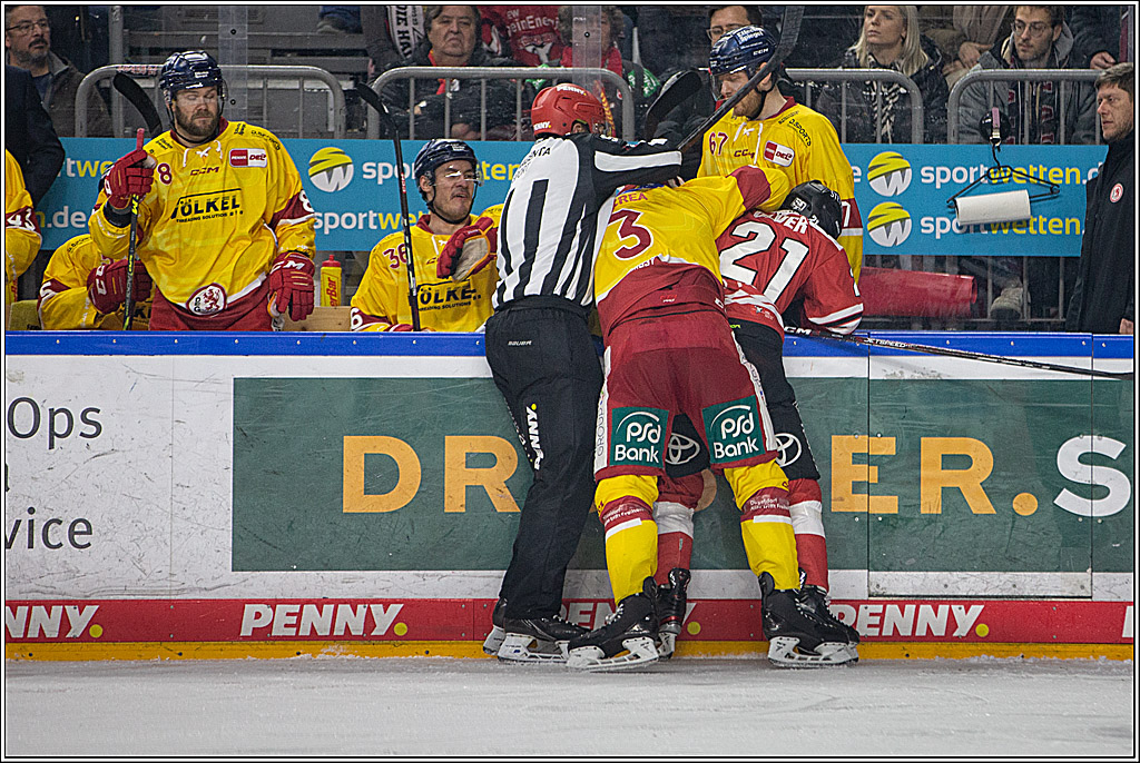 PENNY DEL; Koelner Haie- Duesseldorfer EG; Koeln, 16.12.2022